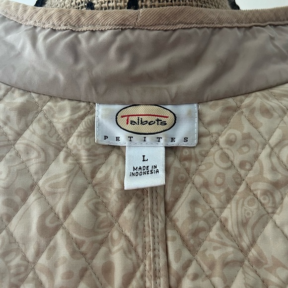 Women's Talbots Petites Tan Quilted Lightweight Vest, Size LP - Picture 8 of 9